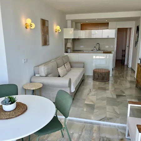 Aguamarina Front Line *